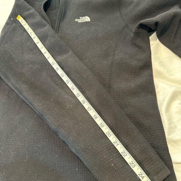 The North Face Pullover Mens Sz: L Black Waffle Knit 1/4 Zip Sweatshirt Fleece - Picture 4 of 7